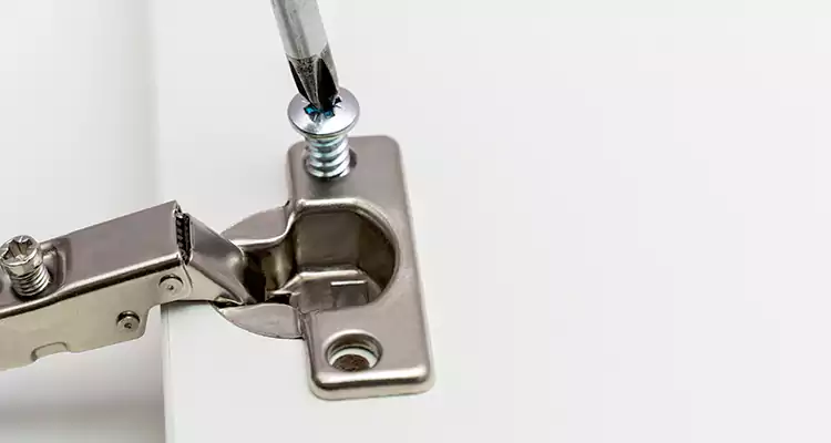 Screen Door Hinge Repair in Palmetto Bay, FL