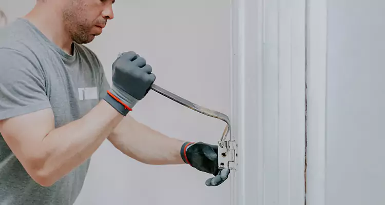 Cracked Door Jamb Repair in Palmetto Bay, FL