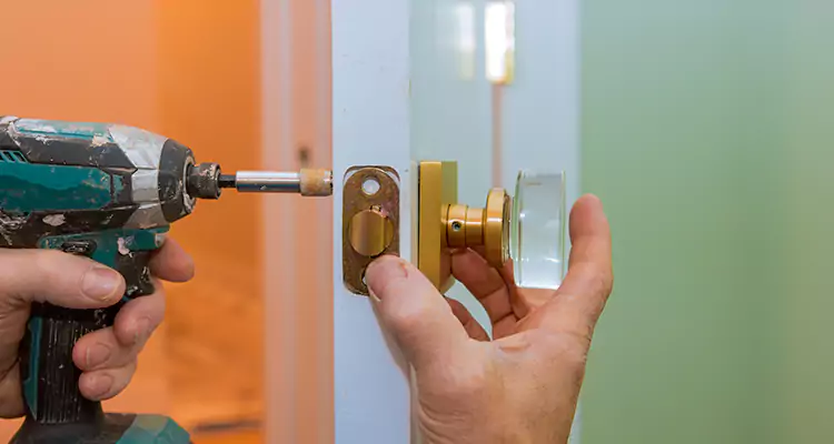 Broken Door Knob Fix in Palmetto Bay, FL