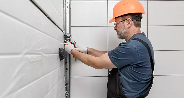 Emergency Garage Door Repair in Palmetto Bay, FL