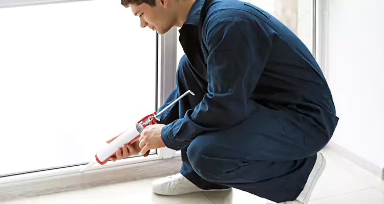 Window Glass Caulk Repair in Palmetto Bay, FL