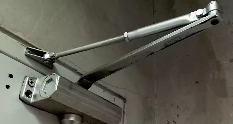 Door Closer Parallel Arm Installation in Palmetto Bay, FL