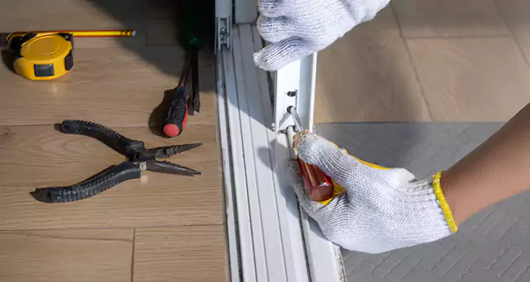 Closet Sliding Door Track Repair in Palmetto Bay, FL