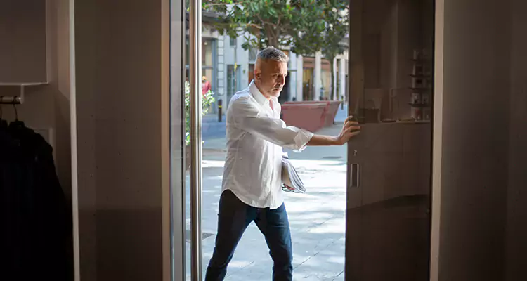 Track Cleaning and Repair for Stuck Doors in Palmetto Bay, FL