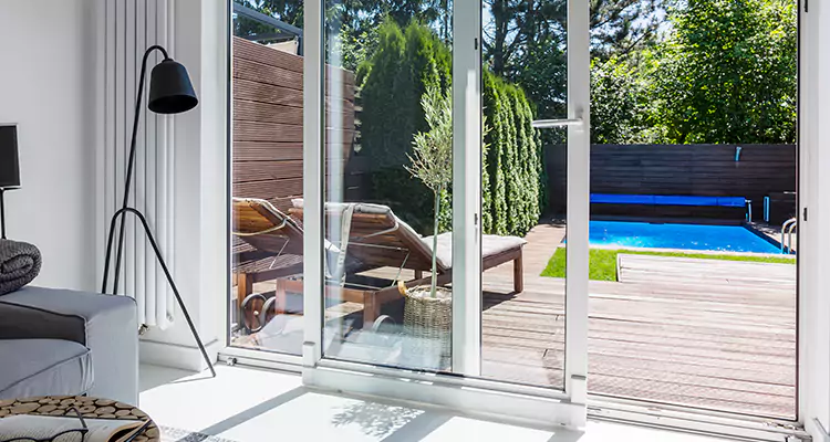 Fixing A Sliding Screen Door Roller in Palmetto Bay, FL